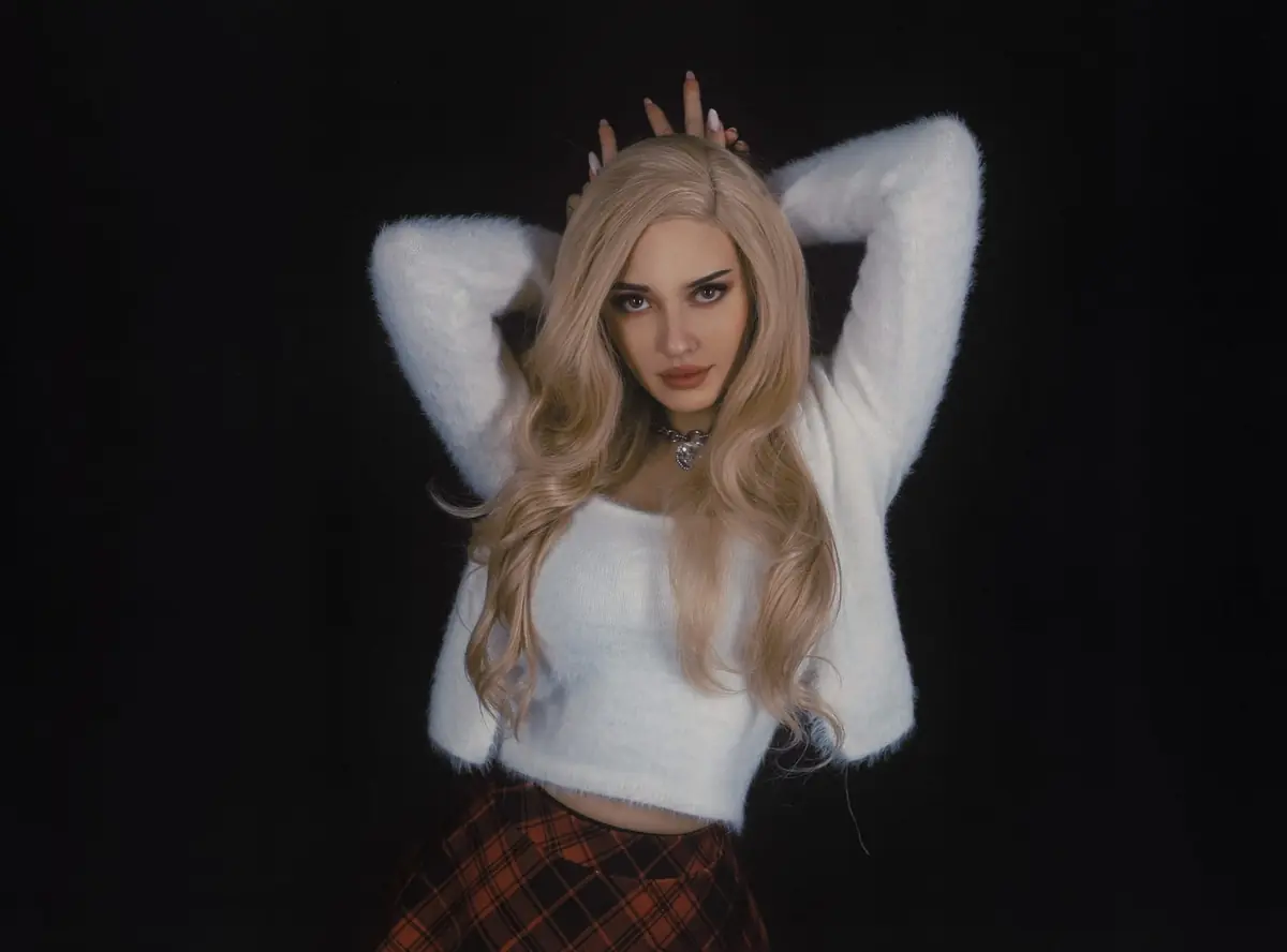 Dead Blonde