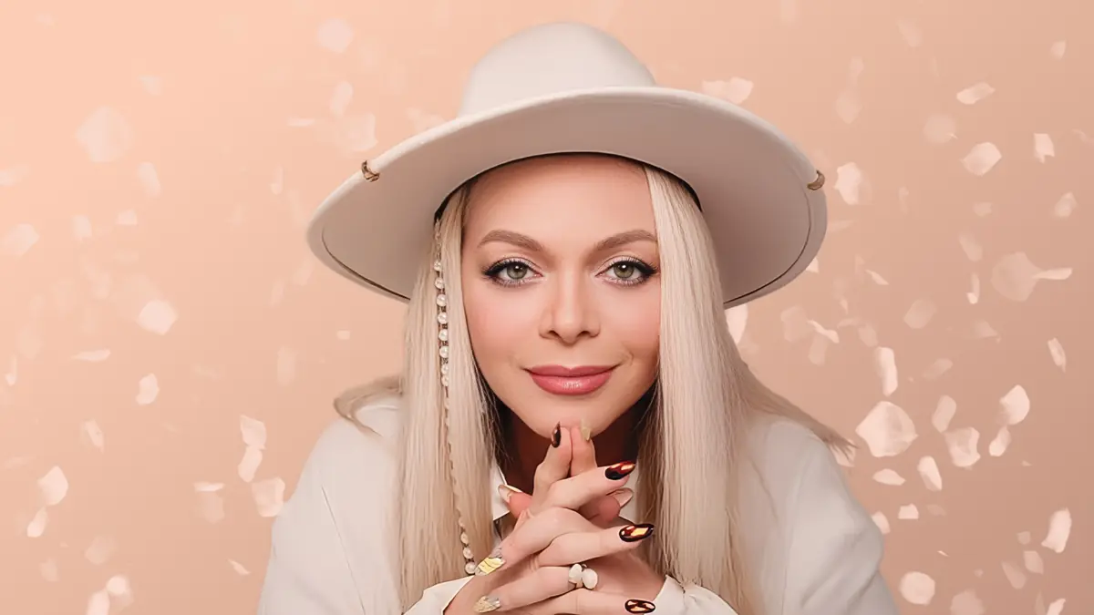 Лариса Долина