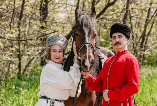 Музыкально- театрализованное представление ГКА «Ивушка» «Кубанские Казаки на ярмарке»